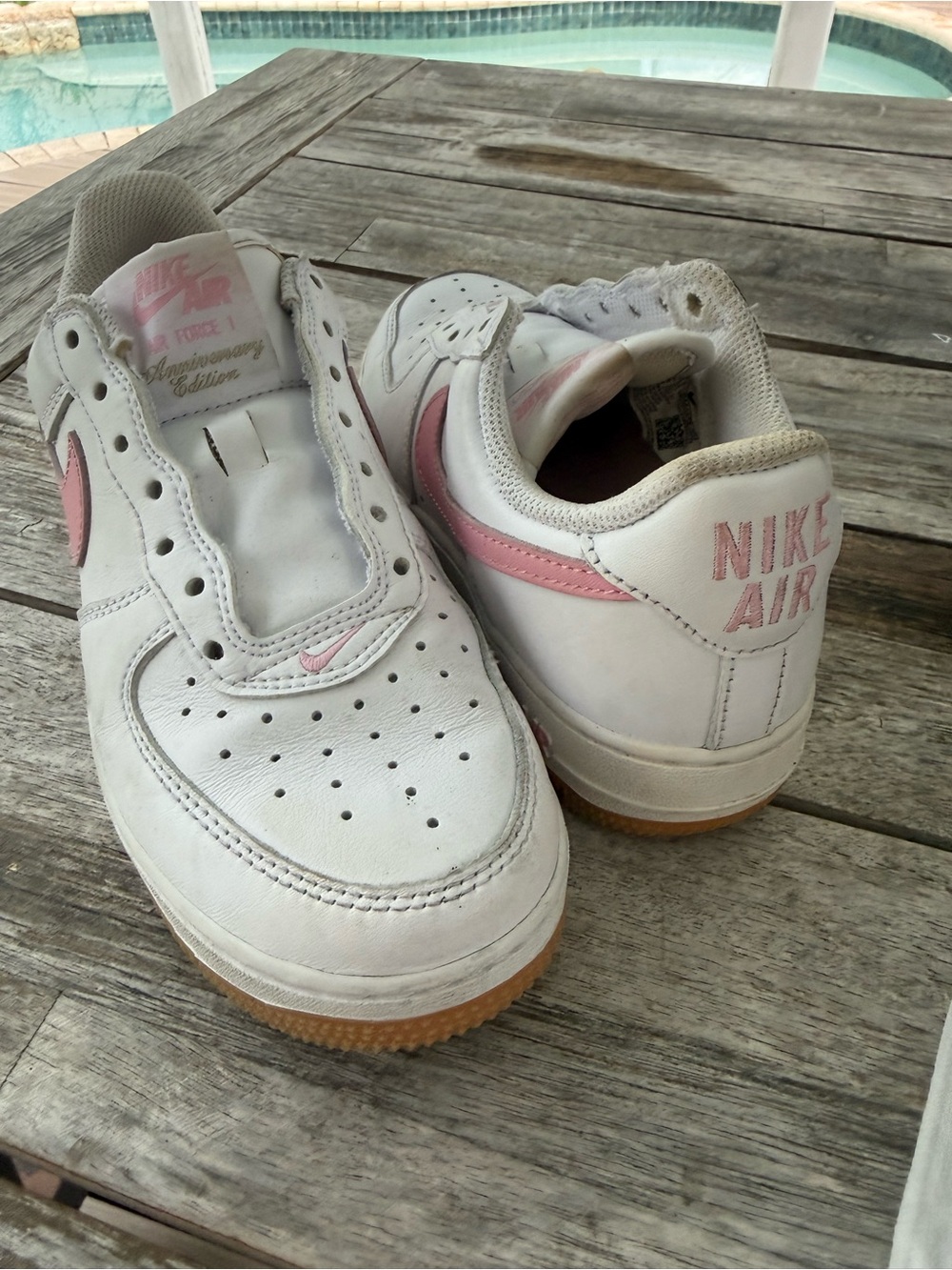 Nike Kids White and Pink Low-Top Sneakers Anniversary Edition
